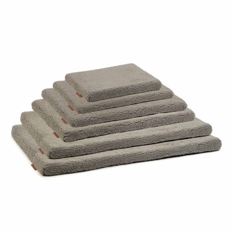 Günstig Beeztees orthopädisches Memory Foam Hundekissen Ito 121 x 78 cm i mPreisvergleich in unserem Onlineshop auf Hundeliebe-shop.de kaufen.