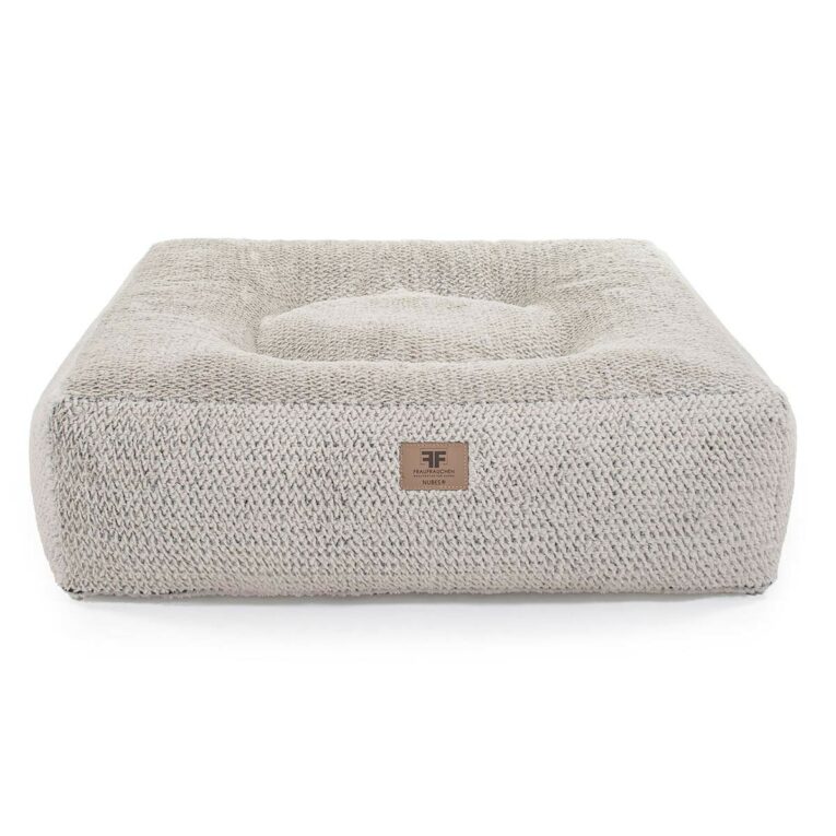 Günstig Frau Frauchen Hundebett Nubes® Dots XL – 120x120cm i mPreisvergleich in unserem Onlineshop auf Hundeliebe-shop.de kaufen.