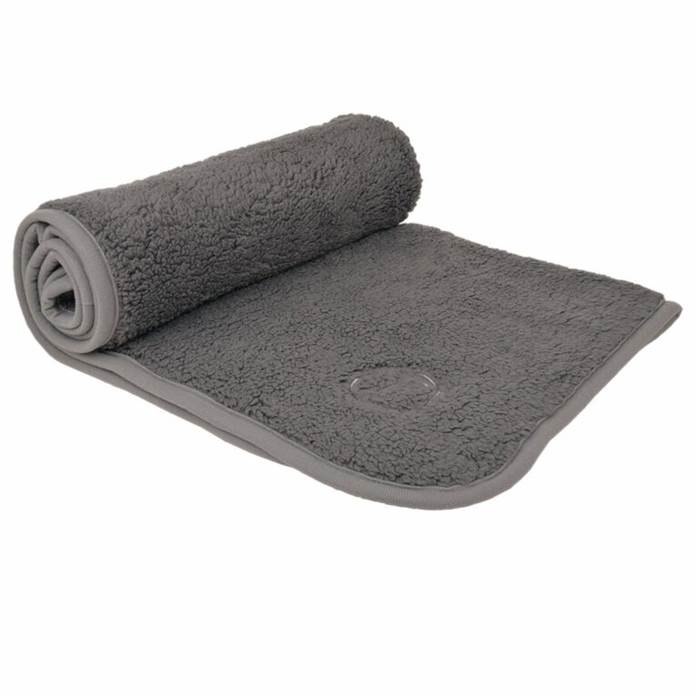 Günstig Petlando Kuscheldecke Anthea grau M 80x120cm i mPreisvergleich in unserem Onlineshop auf Hundeliebe-shop.de kaufen.